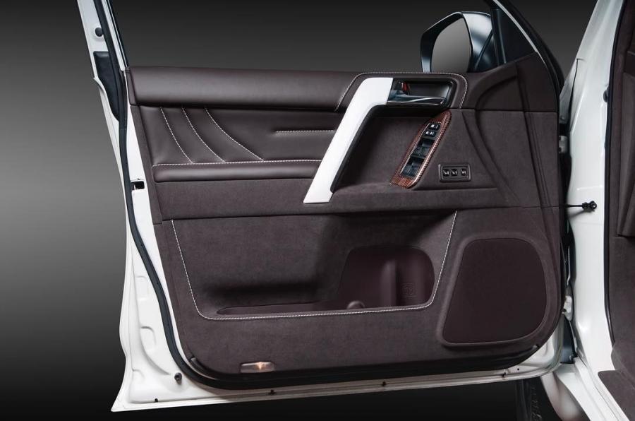 Детали интерьера Toyota Land Cruiser Prado by Vilner 2019 года  (фото 9 из 10)